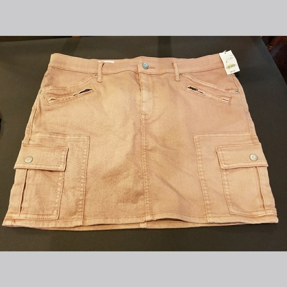 GAP Dresses & Skirts - Gap 1969 Mini Guava Cargo Festival/Beach Skirt